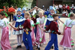 TĒMA: MADONAS RAJONA TAUTAS MĀKSLAS KOLEKTĪVU SVĒTKI