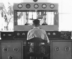 Vai telefonistei jāklausās radio