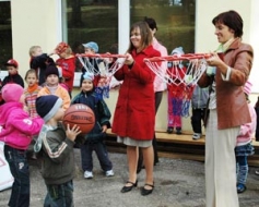 Pepija turpina palīdzēt bērniem