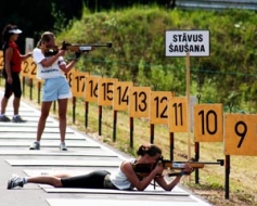 Vasaras biatlons – uz šautuvi