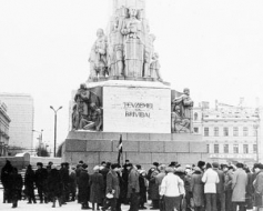 TĒMA: LAI 1991. GADA JANVĀRA BARIKĀŽU DIENAS ATCERAMIES VIENMĒR