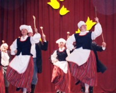 “Jautrais dancis pastalās”