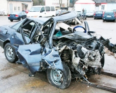 Autoavārijā iet bojā trīs cilvēki