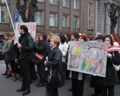 Arī rajona skolotāji turpina cīņu