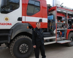 Ugunsdzēsēji saņem jaunu, modernu auto