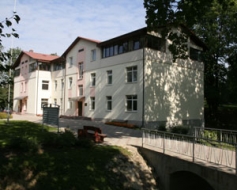 Pārņems bibliotēku, muzeju un pansionātu