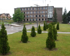 Darbs turpinās, par spīti neziņai