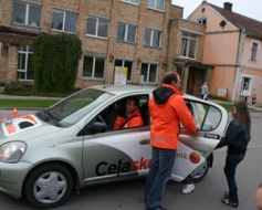 Vairāk nekā 2500 bērnu iemācās izdzīvot uz ceļa