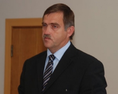 Rīt vārda dienu svinēs Aldi, Aldri, Alfoni