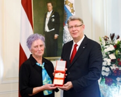 Ilgai Krūmiņai valsts apbalvojums
