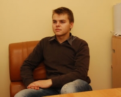 “Slinkums dzen progresu”