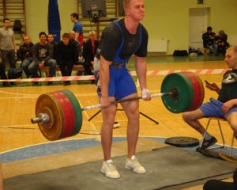 Spēka trīscīņā – medaļnieki