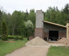 Līdz Jāņiem pabeigs kapliču