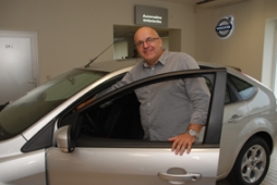 “Signāls” – arī Ford automašīnu dīleris