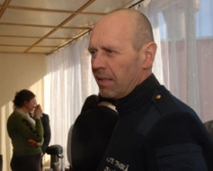 Tiekas ar piecu dienestu pārstāvjiem