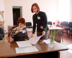 Turpinās parakstu vākšana