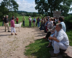 Pievērš uzmanību kazkopības nozarei