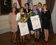 Atzinība divām ģimnāzijas pedagoģēm