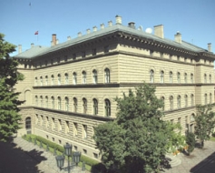 Vidzemes vēlēšanu apgabalā  jāizvēlas no divpadsmit sarakstiem