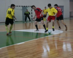 Futbols pārceļas no stadiona uz zāli