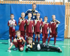 Mazie futbolisti sagādā pārsteigumu