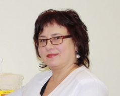 Psihoterapeite ar izmeklētāja ķērienu
