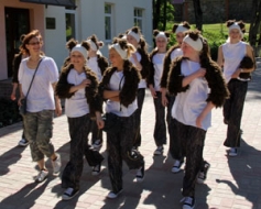 Deju lieluzvedums „Durvis vaļā!”