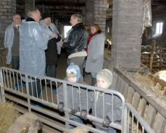 Prezidents apmeklē zemnieku saimniecības