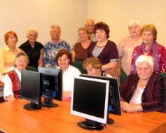 Projektā datorprasmes apgūst seniori