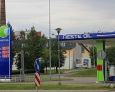 Pārbūvē degvielas uzpildes staciju