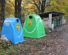 Kam jāuztur kārtība konteineru laukumos?