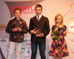 Sezonas kopvērtējumā gūst godalgas vietas