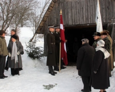 Atvadās no Lidijas Ankravas-Vasiļevskas