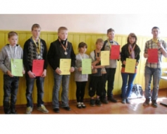 Gulbenē sacenšas jaunie dambretisti