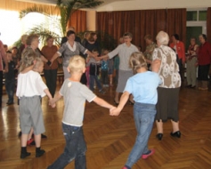 Kopā sadziedam, sadancojam