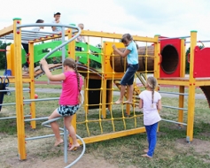 Atklāts bērnu rotaļu laukums Kalsnavā