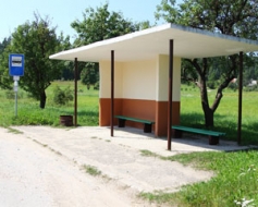 Atjaunota autobusa pietura Biksērē