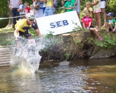 SEB kalnu divriteņu maratona posmā Smiltenē
