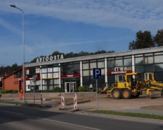 Sakārto autoostas stāvlaukumu