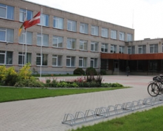 Vidusskola akreditēta uz sešiem gadiem