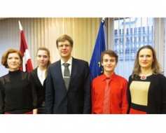 Viena no ministra „ēnām” – madoniete