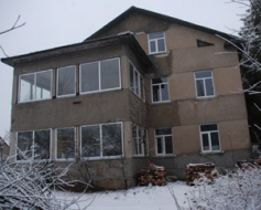 Ēka pamazām sāk atdzimt