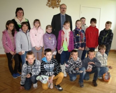 Skolēni iepazīst pašvaldības darbu