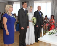 Nosvinētas pirmās kāzas ceremoniju zālē