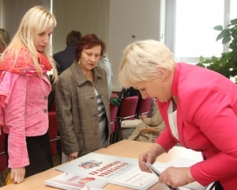 Pirmdien darbu sāk vēlēšanu iecirkņi