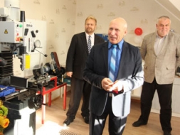 Atklāj modernu tehnisko kabinetu