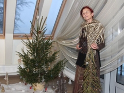 Eglītes un rotājumi – pašu darināti