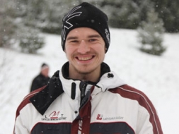 Arvis veiksmīgi debitē biatlona sprintā