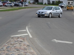 Sola atjaunot padzisušos ceļu apzīmējumus