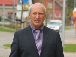 Aizstrauts noliek deputāta pilnvaras